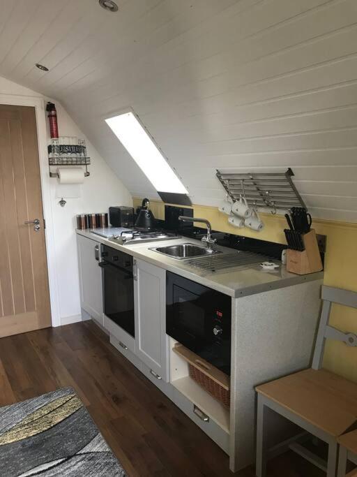 Bumble Bee Cottage Plymouth Exterior foto