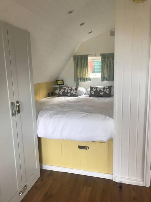 Bumble Bee Cottage Plymouth Exterior foto